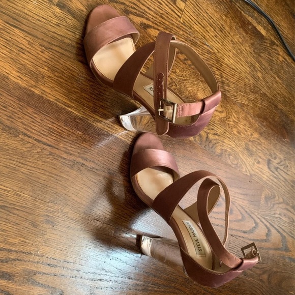 Steve Madden pink satin with clear heel - Picture 3 of 5